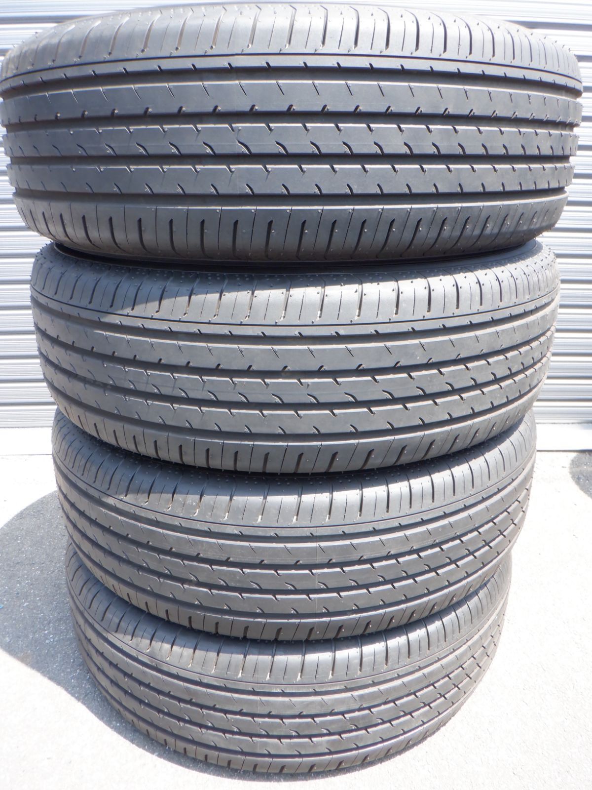 未使用に近い　納車外し　225/65R17　４本　ヨコハマ　アドバンV03　2026年製　アルファード　ヴェルファイア　RAV4　ハリアー　レクサスNX　CX-5等に