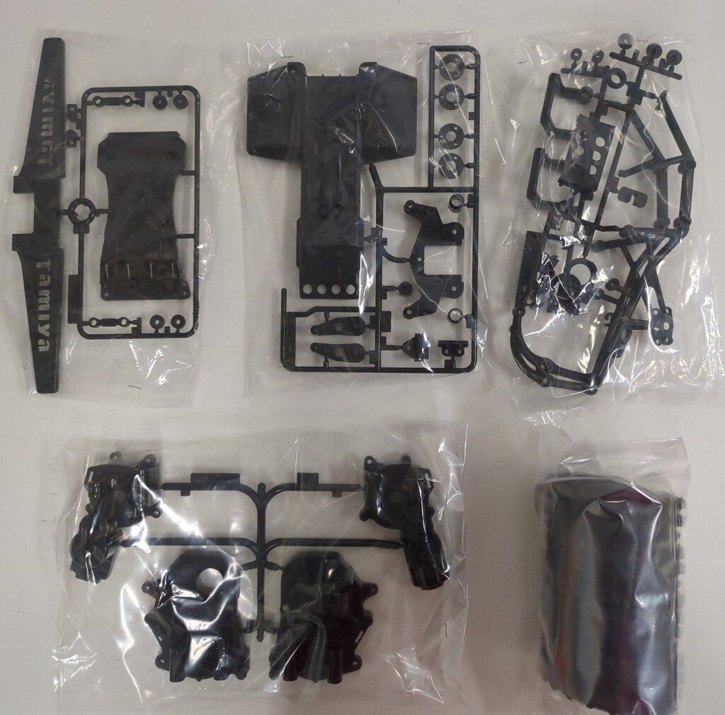 タミヤ 1/10 4WDレーシングバギー ホットショットII 塗装&カット済み