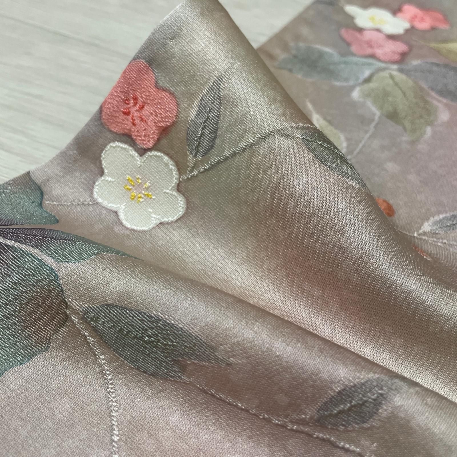 小紋 裄66 単衣仕立て 暈し染に花模様の織出し 着物 正絹 X-2173