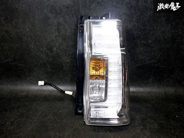 【破損無し！ 即発送】点灯OK！ ダイハツ 純正 LA600S LA610S タントカスタム 後期 テールライト テールランプ 右 運転席 TOKAIDENSO 20516