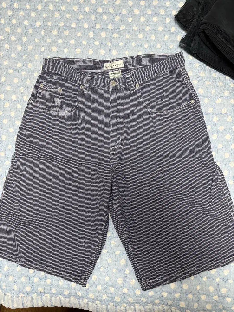 90s GUESS Marciano ストライプ ハーフパンツ