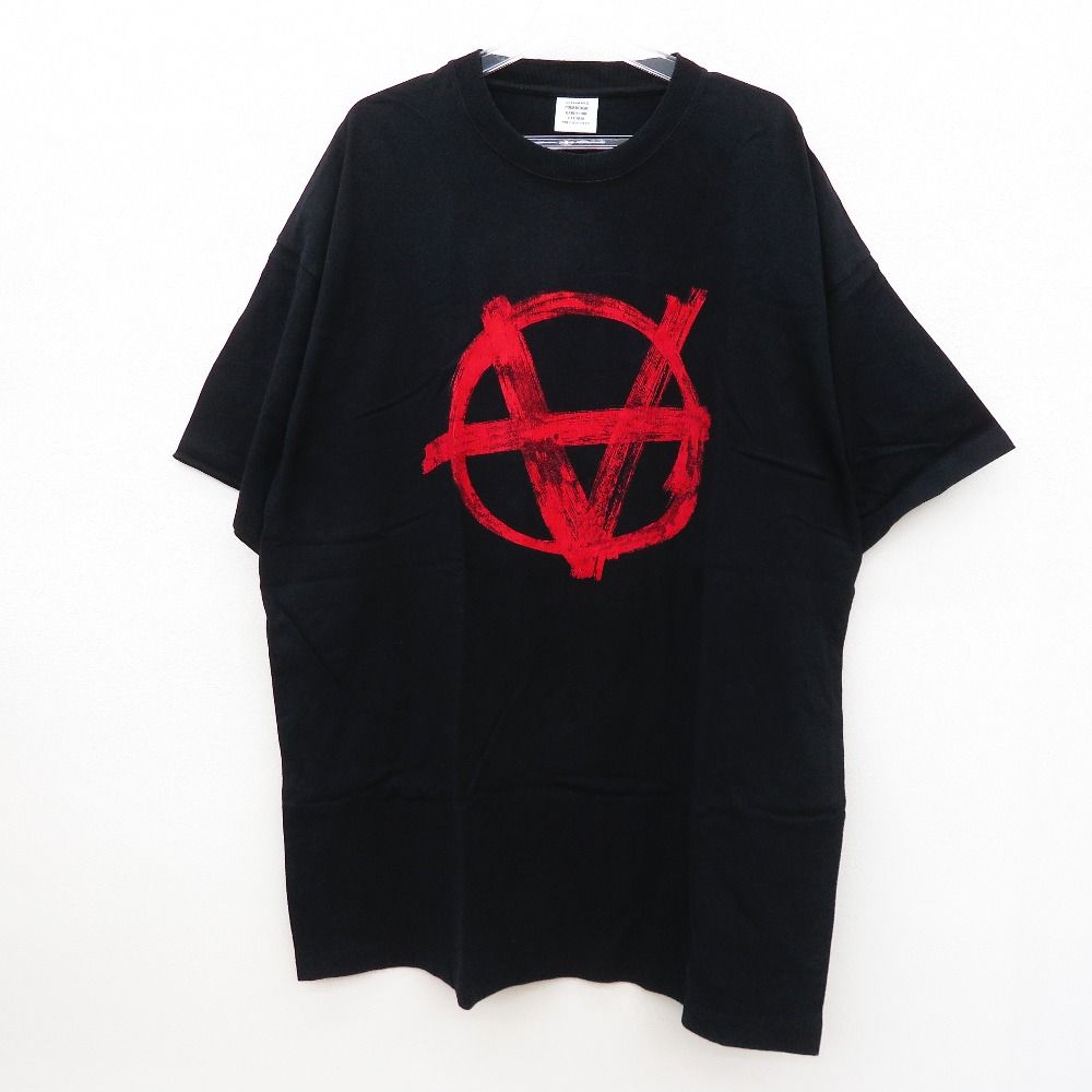 VETEMENTS ヴェットモン 半袖Ｔシャツ VETEMENTS　ヴェトモン　アナーキーゴシックロゴプリントTシャツ　XS　ブラック×レッド　SS20TR297