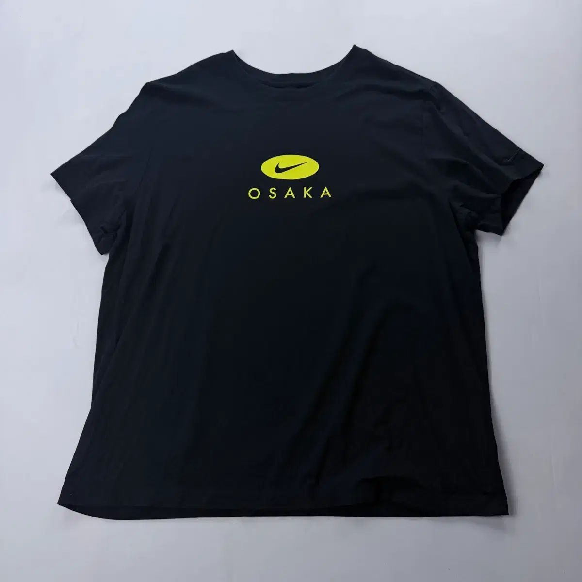 ナイキ 大阪 ブラック/イェロー 半袖Tシャツ 6,402円