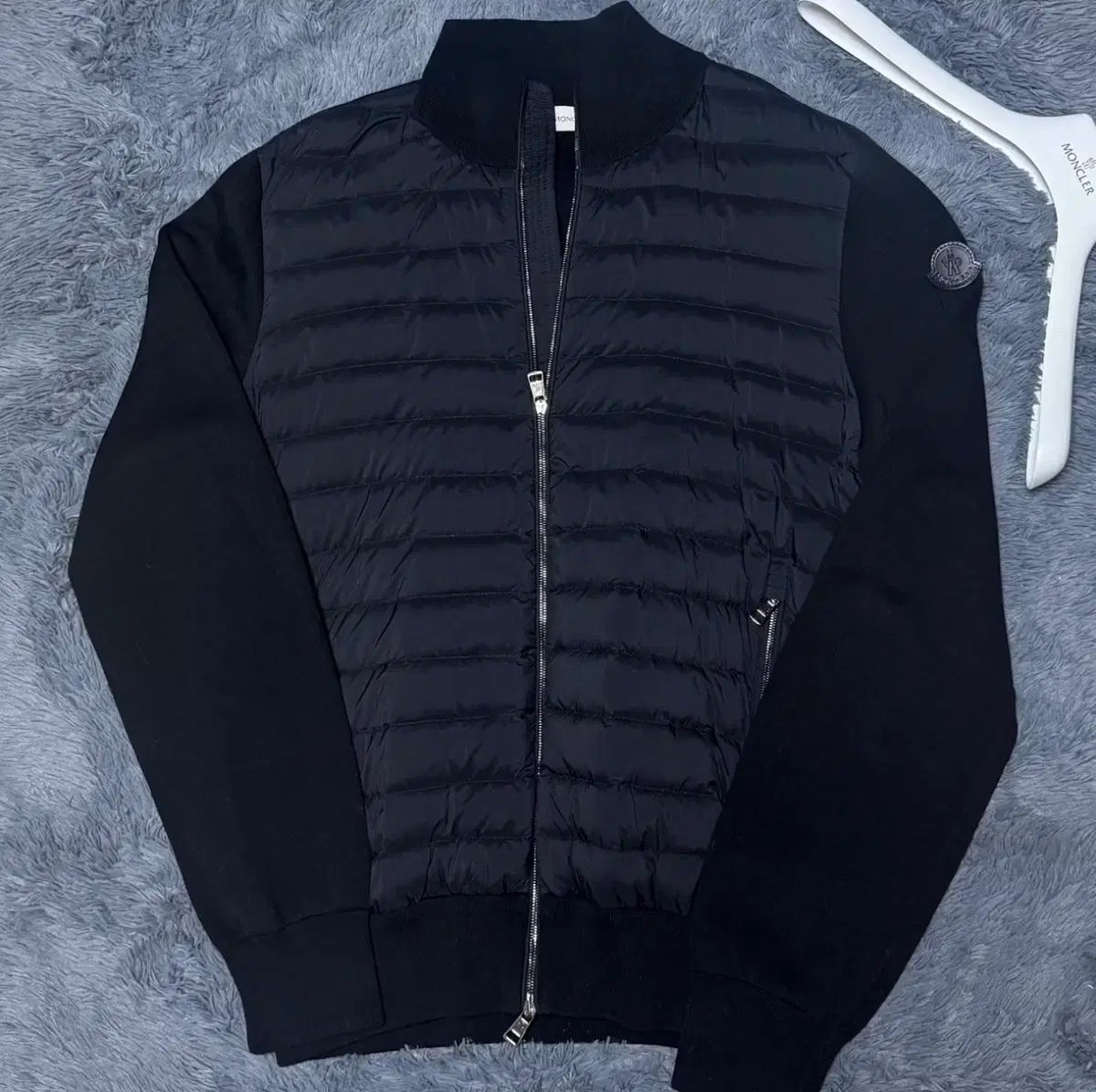 21-22年式/S MONCLER モンクレール ブラックワッペン きム·ヒョヌ 