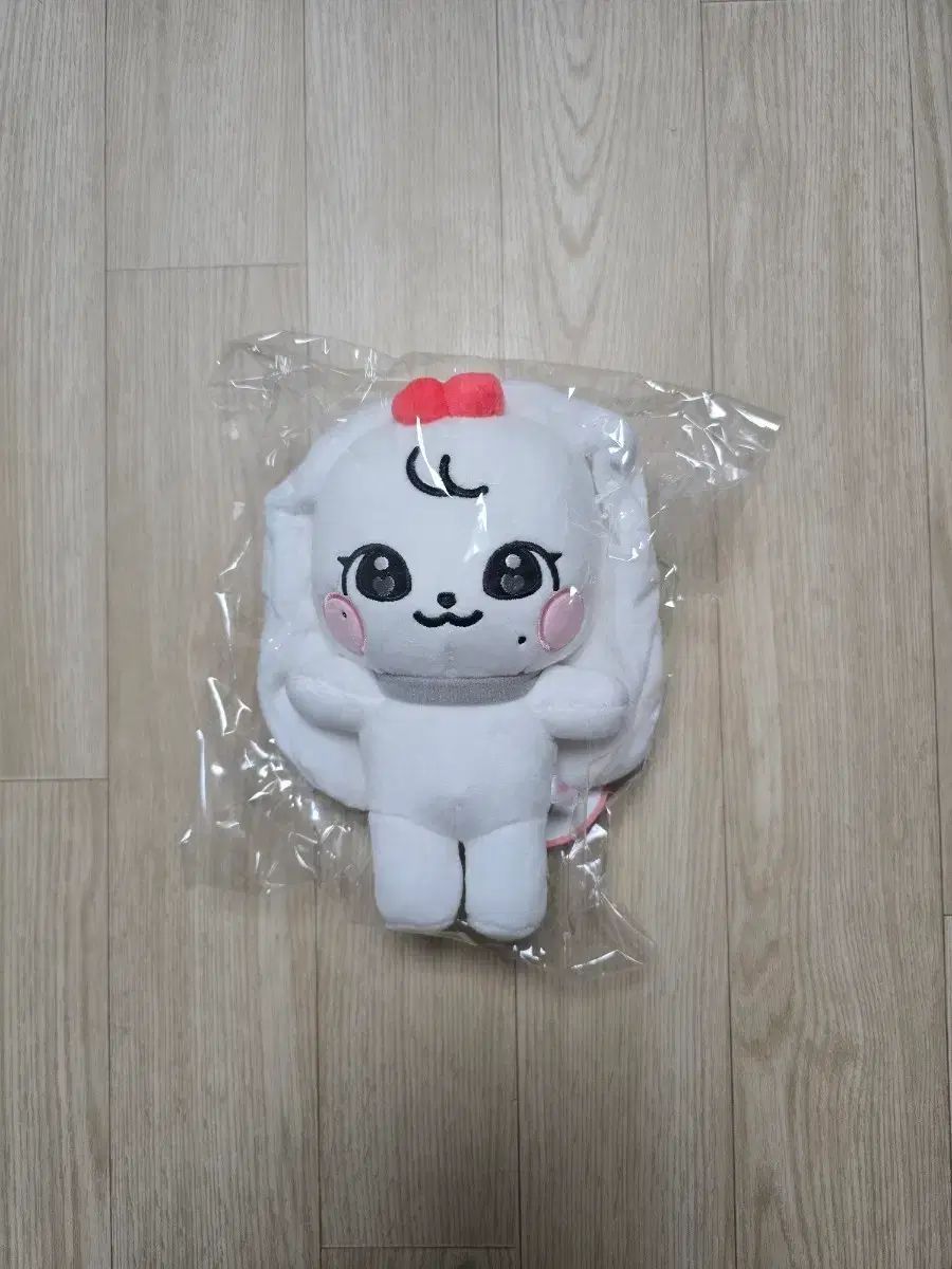 IVE（アイヴ） MINIVE ミニヴ ぬいぐるみ チャンウォニョン さくらんぼ ぬいぐるみ 出品