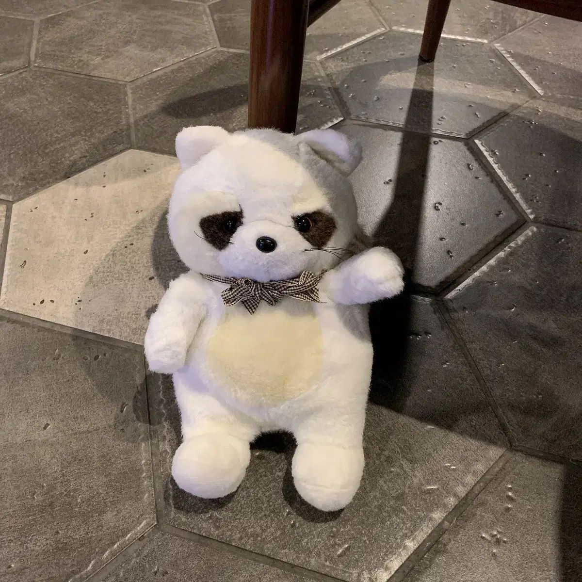 リー raccoon dog plush toy