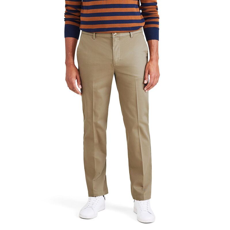 ドッカーズ メンズ ボトムス カジュアルパンツ Mens Dockersignature IronFree Stain Defender StraightFit Khaki Pants British Khaki カーキ