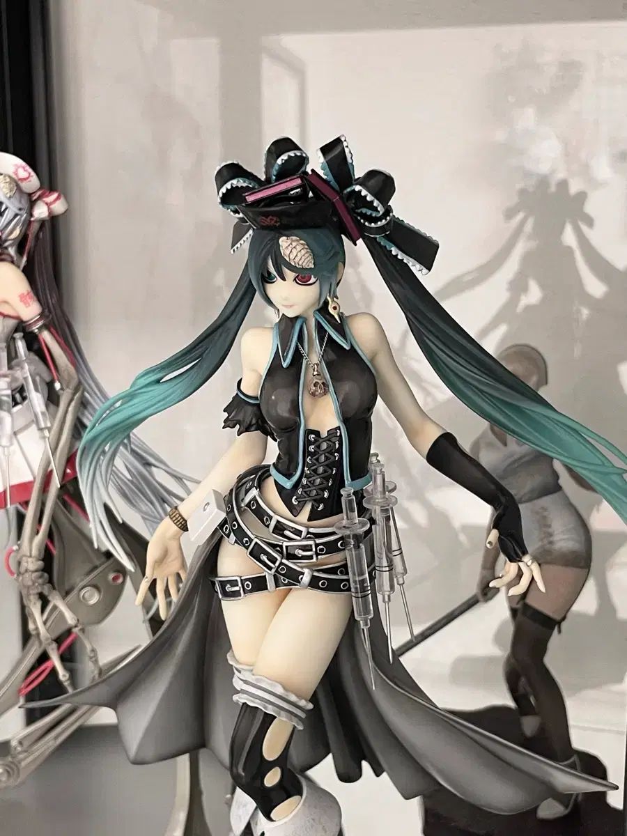 カルネ シエ 囚人 と 紙飛行機 フィギュア 細菌感染 初音 ミク