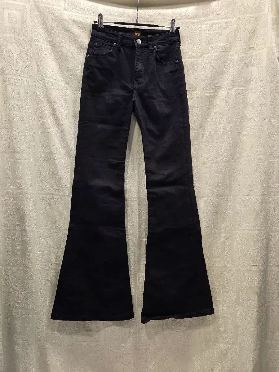 LEE ブラック ブーツカット デニムパンツ 24 25