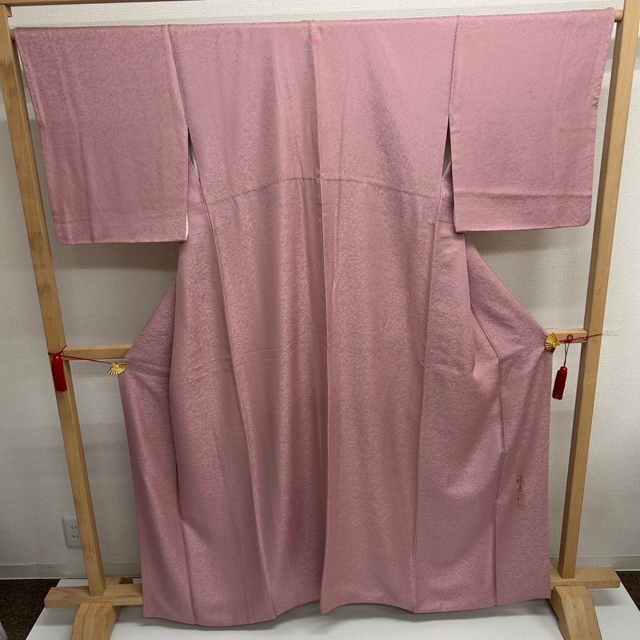 色無地 作家物 裄66.5 上品な地模様 一つ紋 正絹 MK-926 - メルカリ