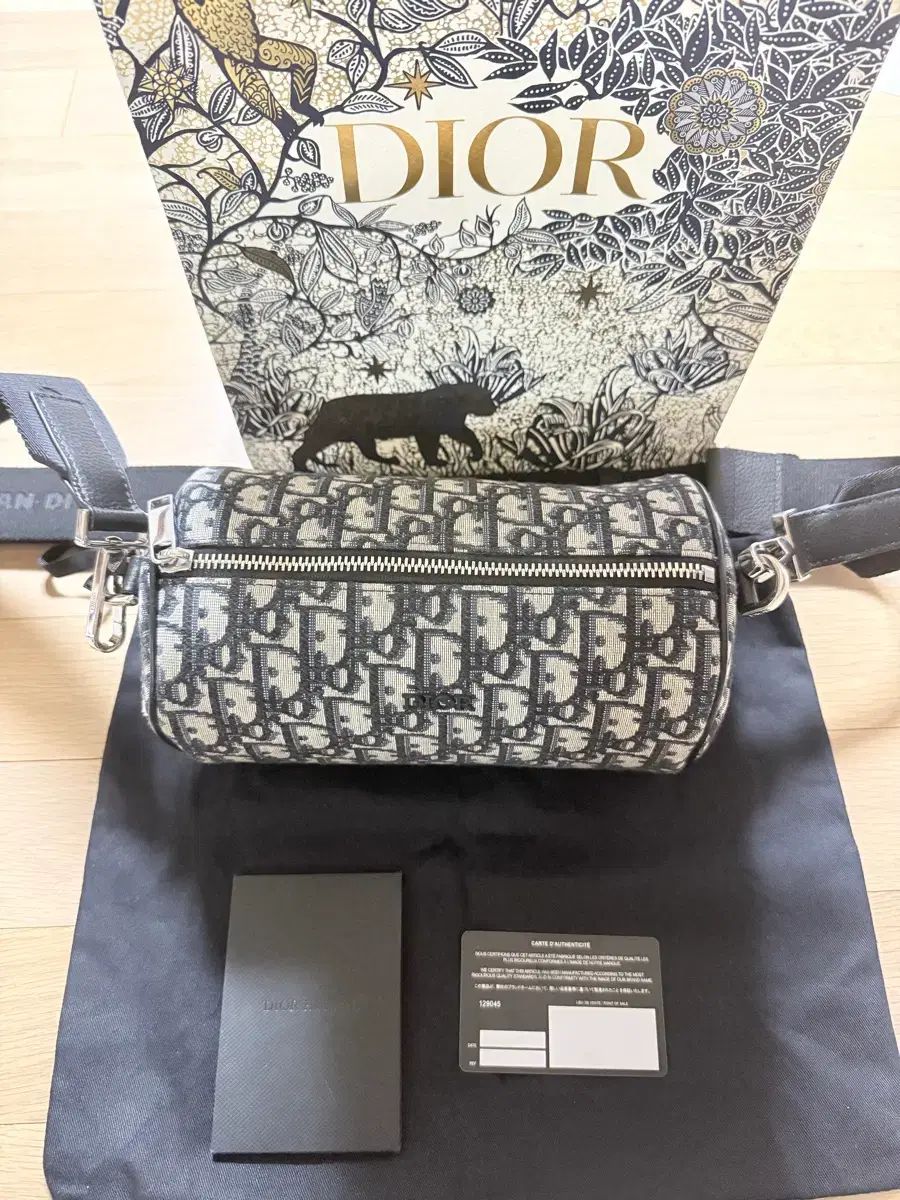 ディオール オブリーク ローリング ボウリング バッグ 試着のみの新品 126,024円