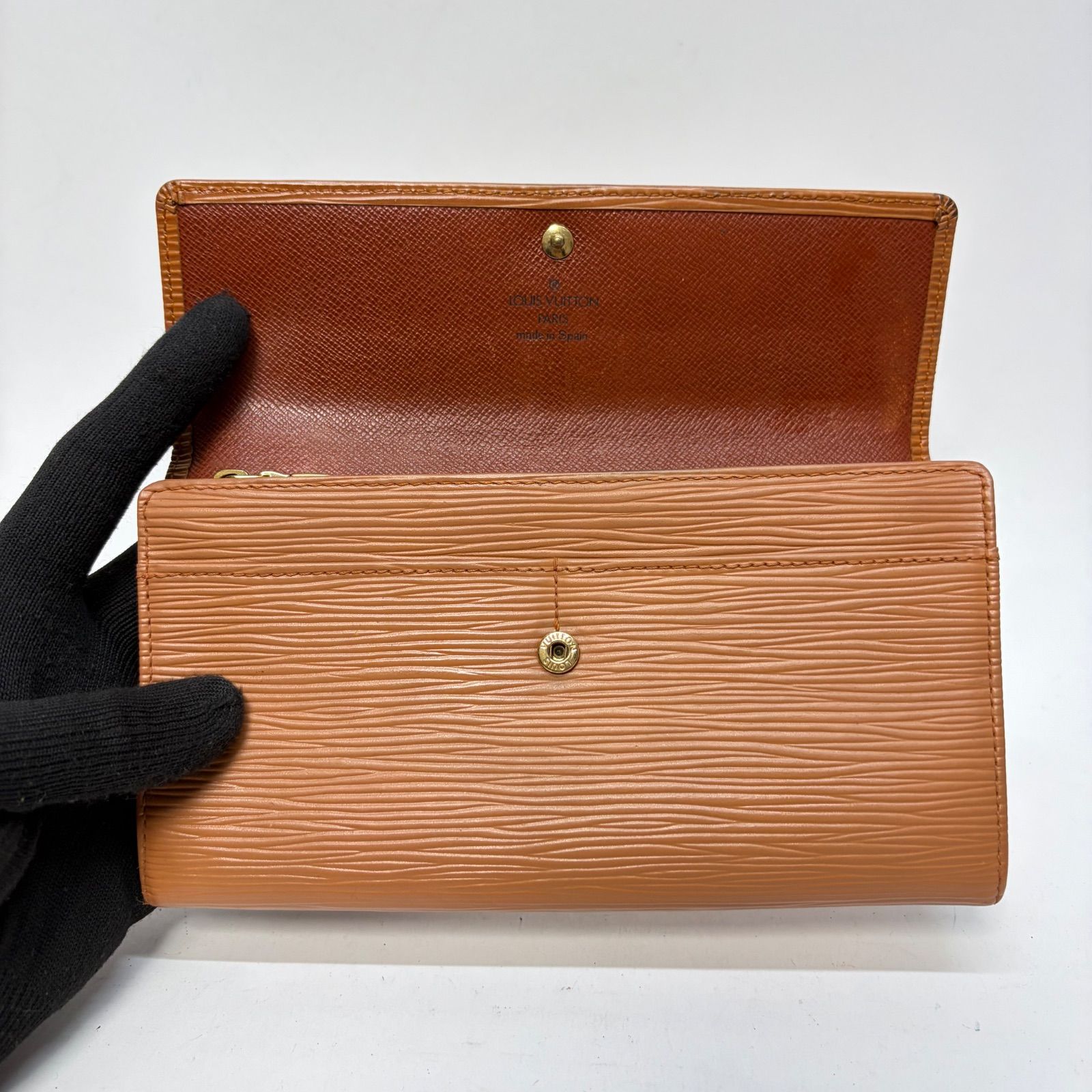 3964 LOUIS VUITTON ルイヴィトン エピ 長財布 ブラウン 