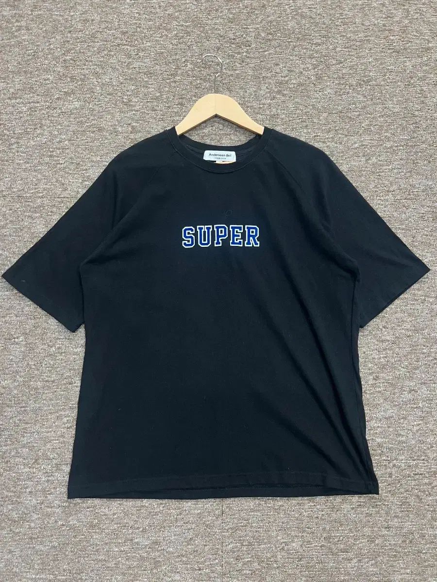 キンロックアンダーソン ブラック グラフィック Tシャツ M 4,777円