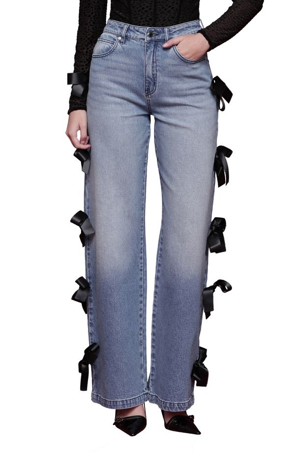 アヴェックレフィーユ レディース ボトムス デニムパンツ ハイウエスト ジーンズ Avec Les Filles Bow Detail High Waist Jeans Hazel Wash