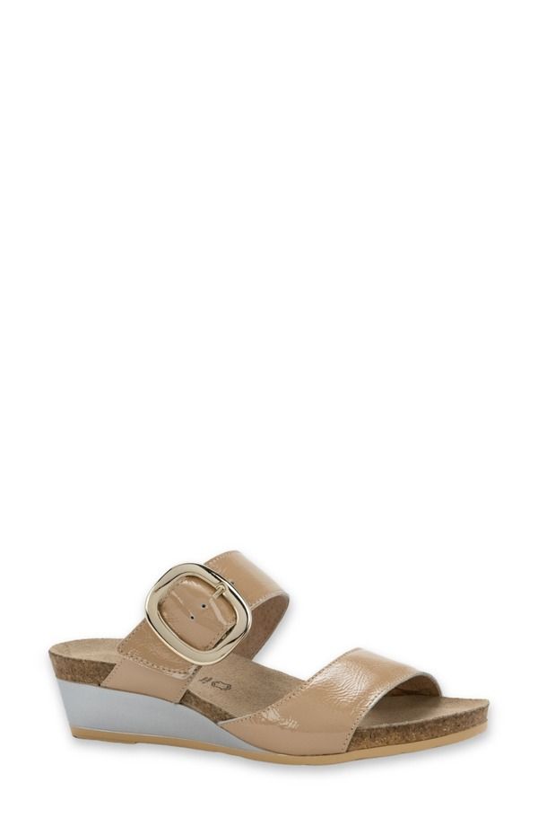 ナオト レディース シューズ ヒール サンダル Naot Magic Wedge Sandal Camel Crinkle Patent Leather キャメル