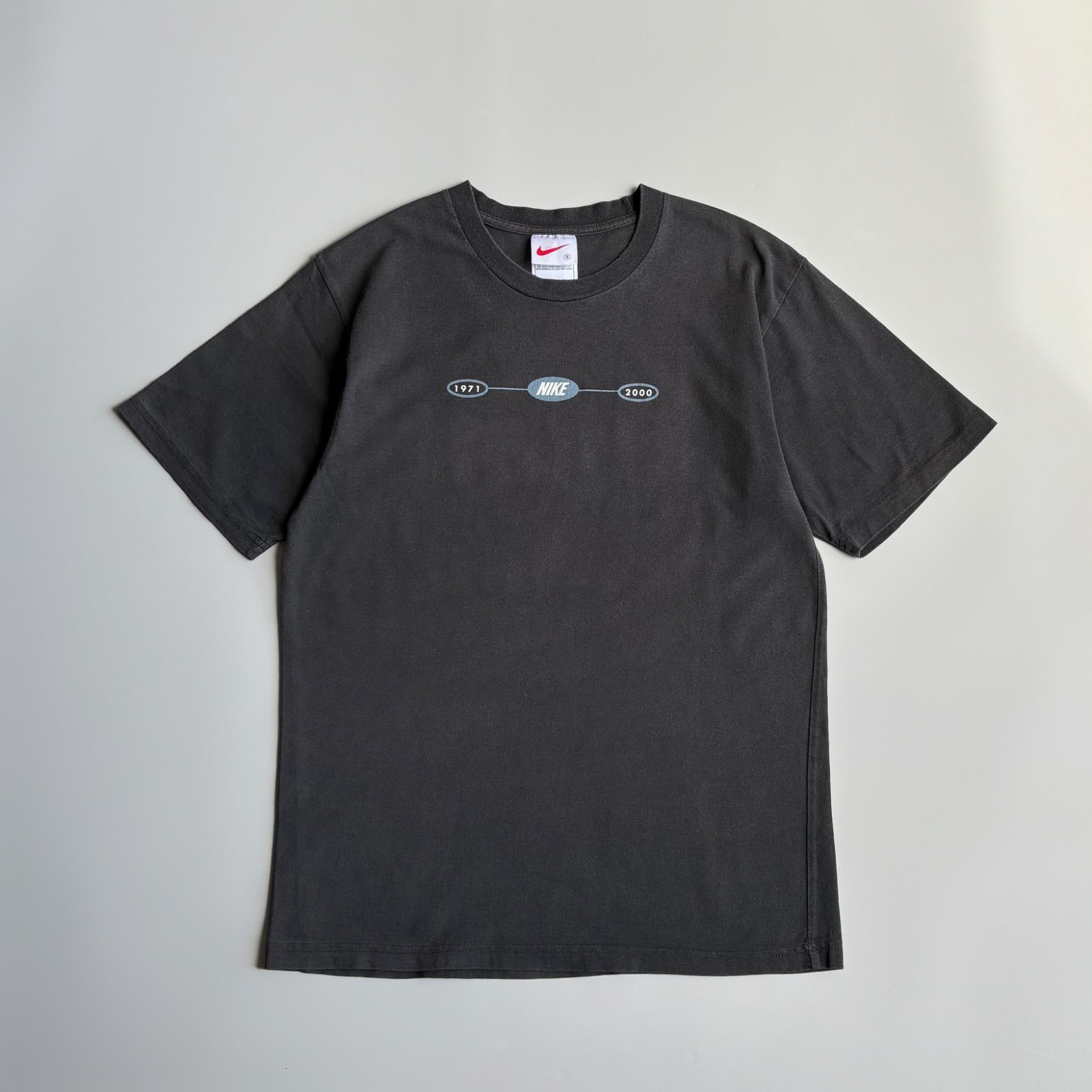 00s NIKE ナイキ フェードブラック 1971~2000年 ロゴプリント Tシャツ