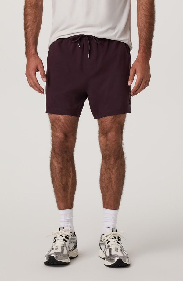 ビュオーリ メンズ ボトムス ハーフパンツ・ショーツ ショートパンツ Vuori Kore 5Inch Shorts Raisin Tonal