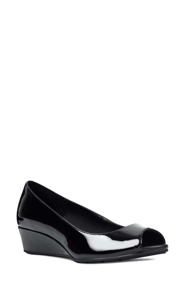 バンドリーノ レディース シューズ ヒール Bandolino Peep Toe Wedge Pump Black Faux Patent Leather ブラック