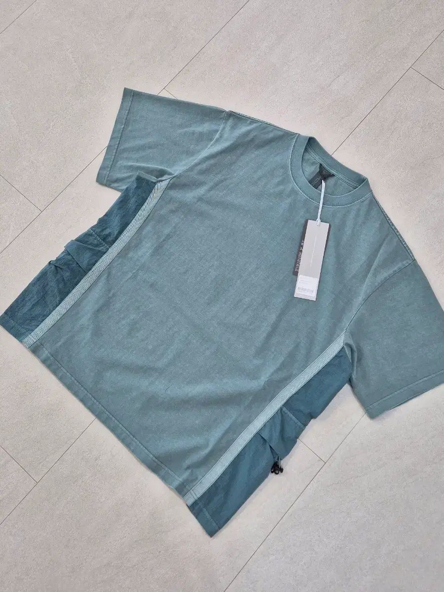 (新品) UNAFFECTED SIDE POCKETS T-SHIRT M