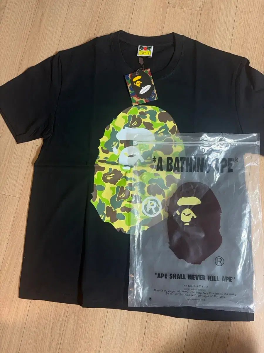 A BATHING APE アベイシングエイプ ビックロゴ 半袖 新品 L