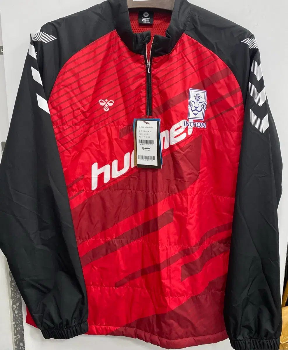 Lサイズ/新品 hummel（ヒュンメル） 仁川（インチョン）ユナイテッド サッカー ウォームアップ トップス ウィンドブレーカー