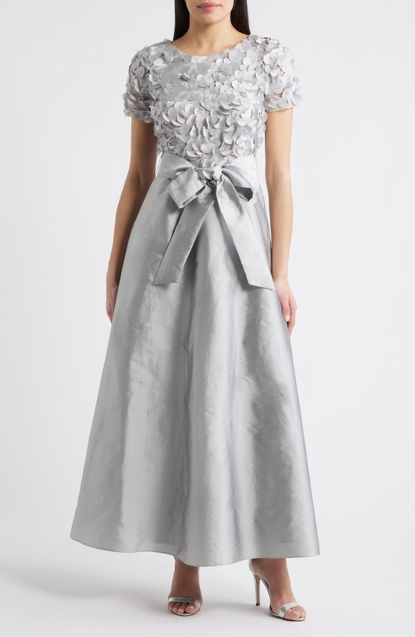 ピサッロナイツ レディース トップス ワンピース A ライン Pisarro Nights 3D Beaded Paillette Bodice TaffetaLine Gown Silver シルバー