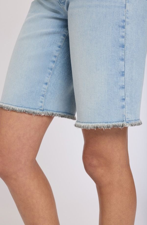 エヌワイディージェイ レディース ボトムス デニムパンツ ショートパンツ NYDJ Lilly Frayed Relaxed Long Denim Shorts Keys View デニム