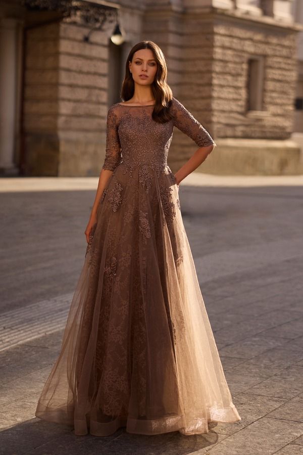 ラフェム レディース トップス ワンピース チュール A ライン レース La Femme Lace and Tulle Aline Gown withree Quarter Sleeves Cocoa ココア