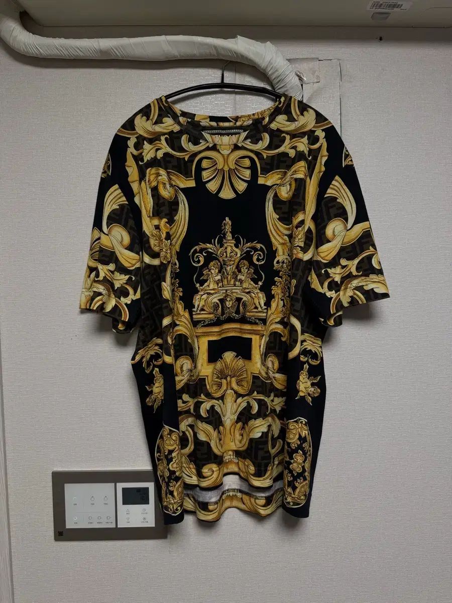 フェンディ ヴェルサーチェ Tシャツ
