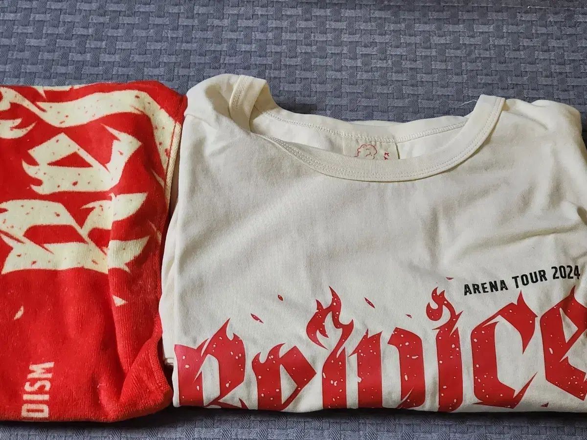 Official髭男dism 来日 Tシャツ + タオル 出品