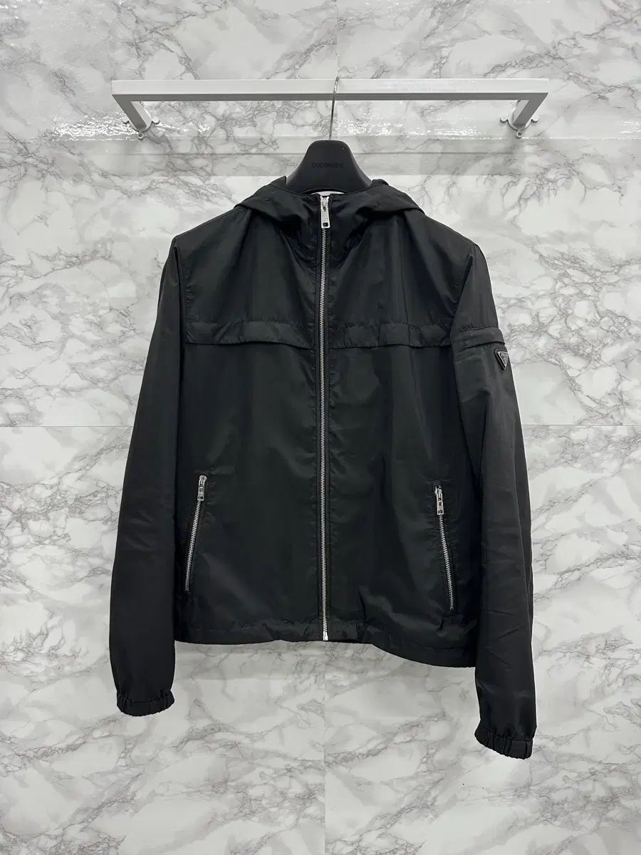 50サイズ PRADA プラダ フード ウィンドブレーカー ジャケット ブラック