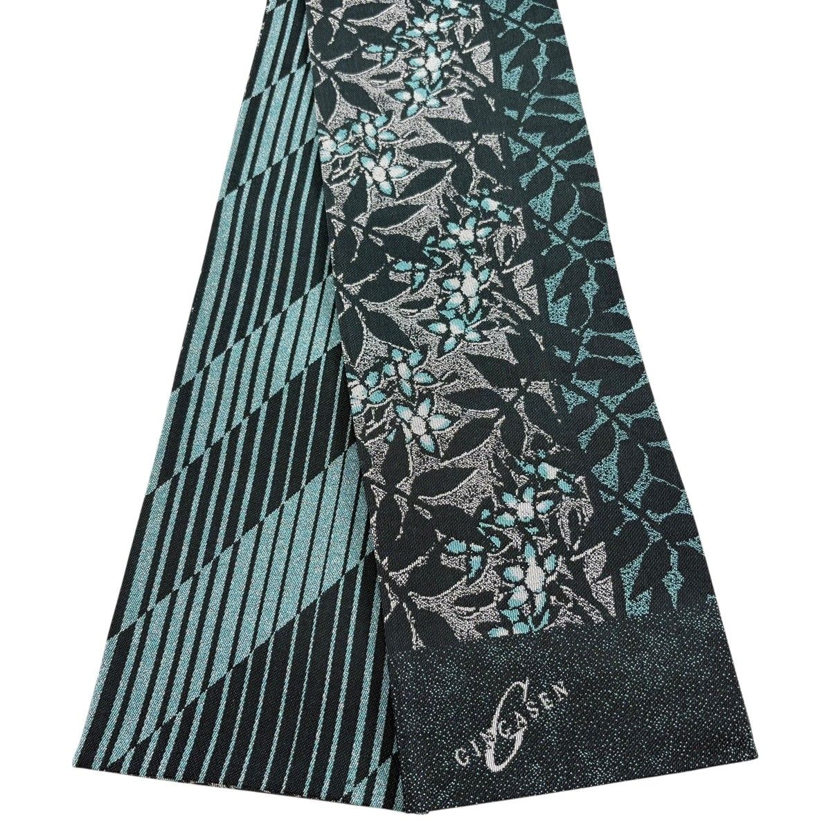 【美品】半幅帯 逸品 銀花仙 落款 枝花 斜縞 薄青緑 正絹 【中古】