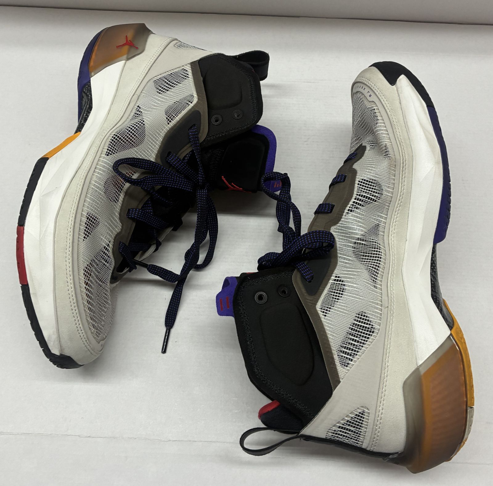 中古 使用感有 Nike Air Jordan 37 Light Bone 28㎝ DD6959-060 ナイキ