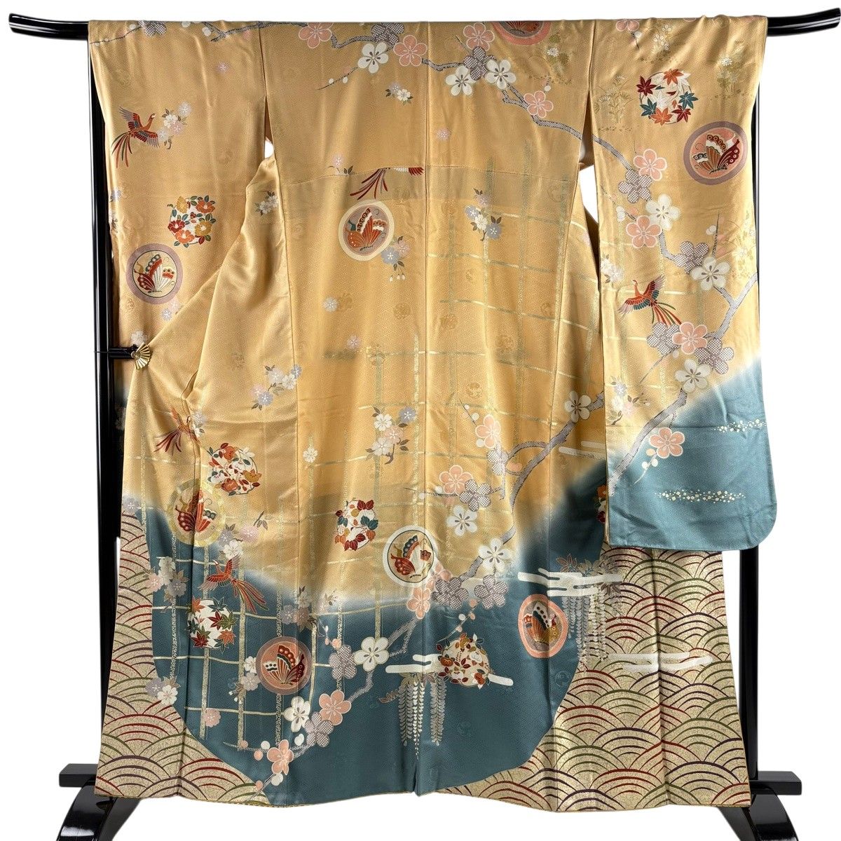振袖 身丈161.5cm 裄丈68cm L 袷 やまと 落款 花丸文 蝶 金銀糸 金彩 ベージュ 正絹 秀品 【中古】
