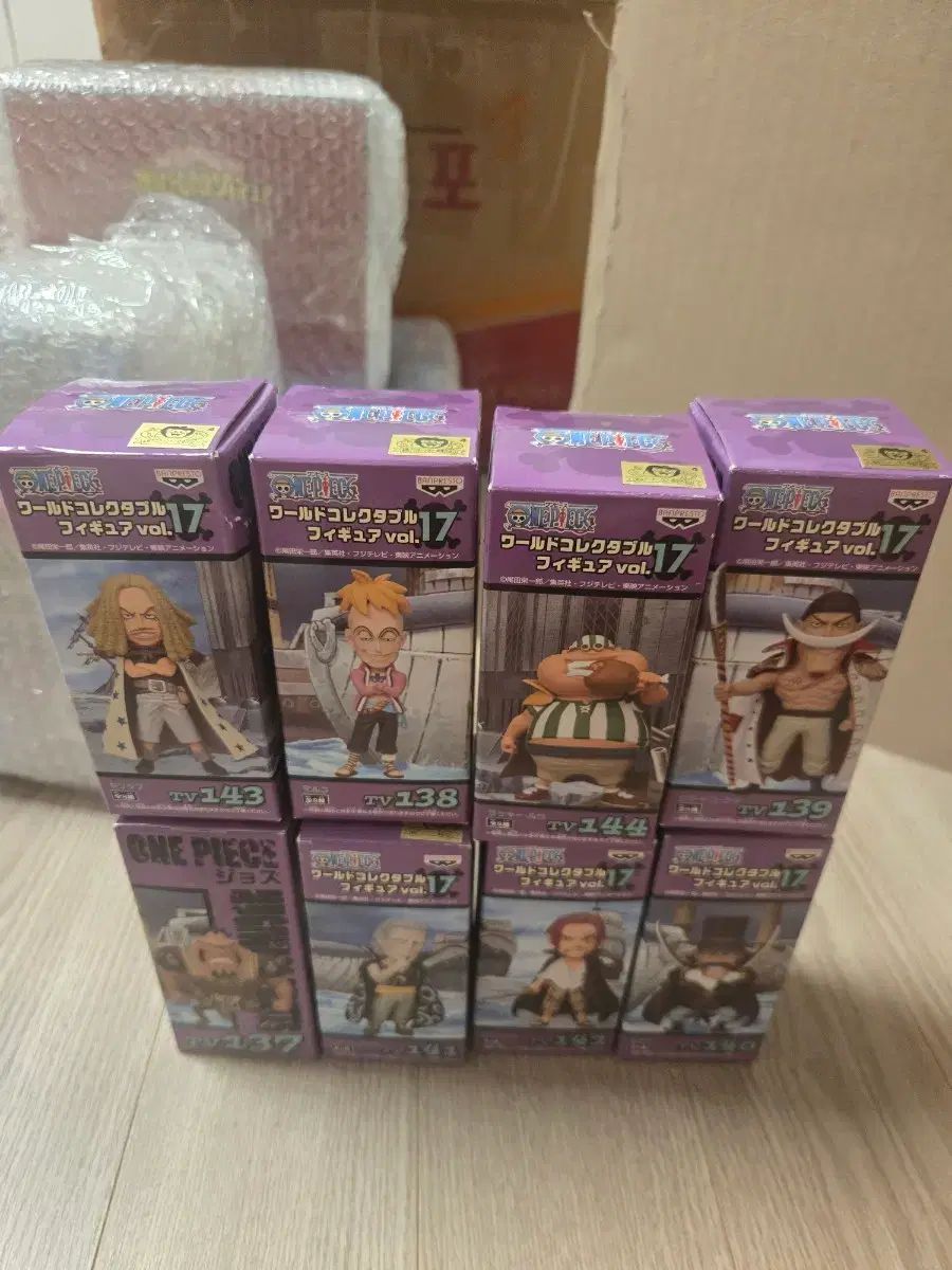 開封)ONE PIECE ワールドコレクタブル 17탄 シャンクス & 白ひげ海賊団 の商品写真