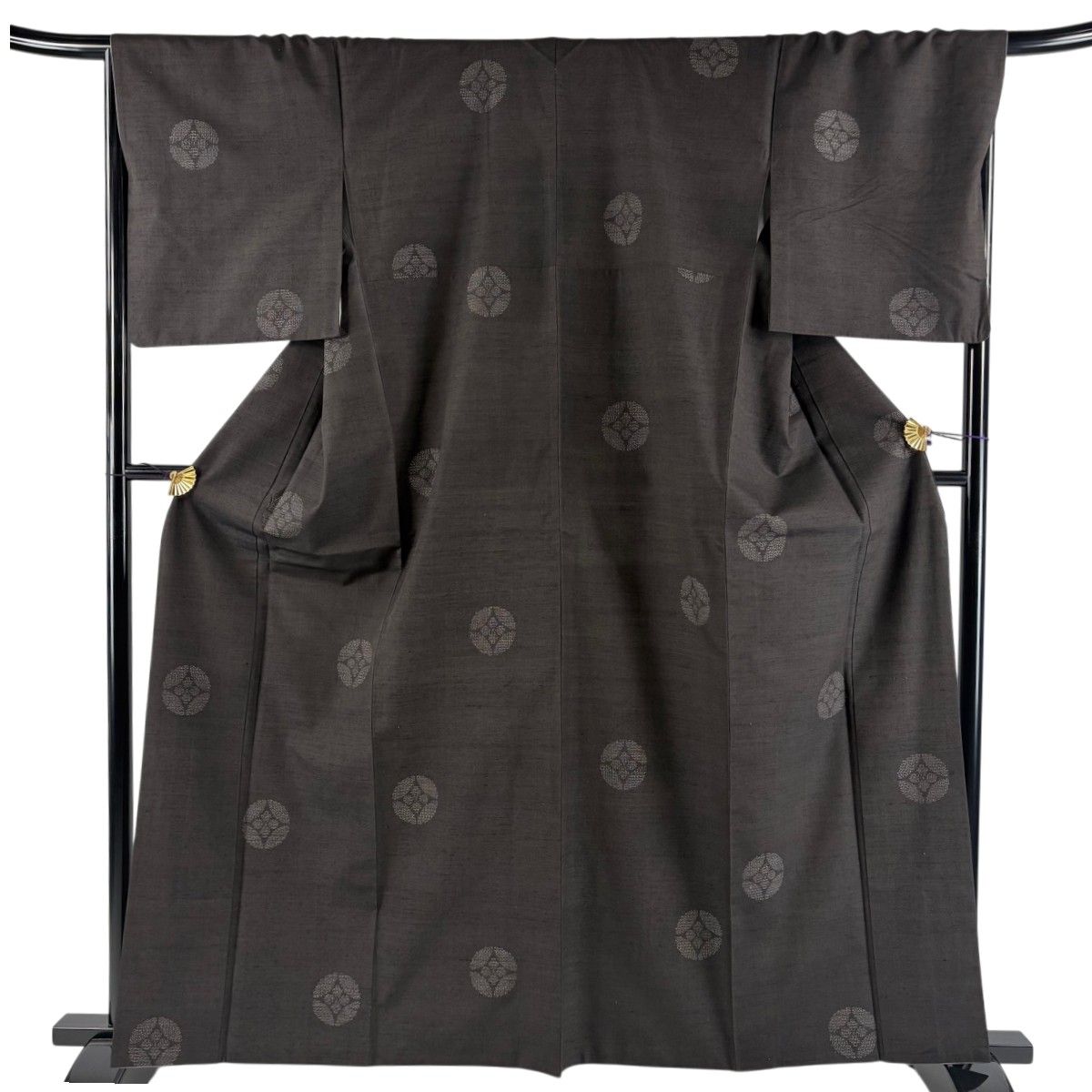 紬 身丈162cm 裄丈68cm L 袷 七宝 亀甲絣 焦茶色 正絹 名品 【中古】