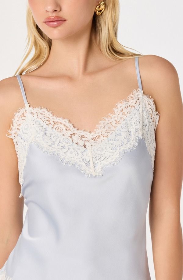 アストール レディース トップス シャツ アシンメトリー レーストリム サテン レース ASTR the Label Analise Lace Trim Asymmetric Satin Camisole Light Blue ブルー