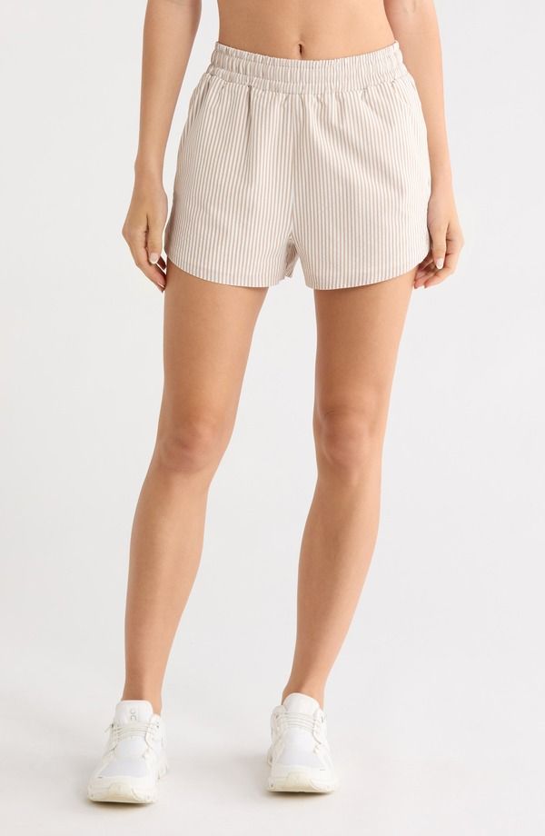 ローヌ レディース ボトムス ハーフパンツ・ショーツ プリーツ ショートパンツ Rhone Saltair Pleated Shorts Taupe Stripe トープ