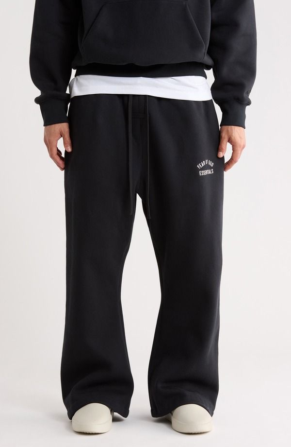 フィアオブゴッド メンズ ボトムス カジュアルパンツ スウェットパンツ Fear of God Essentials Flare Sweatpants Bright White ホワイト