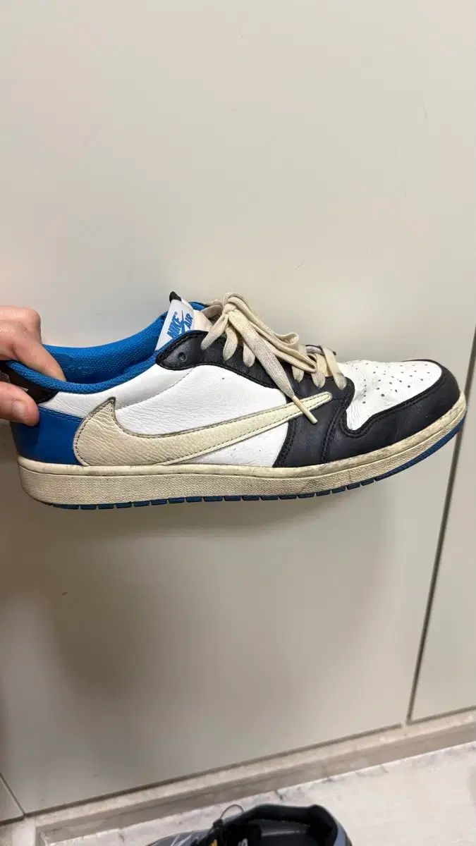 ナイキ トラヴィス スコット ロー OG SP ブルー