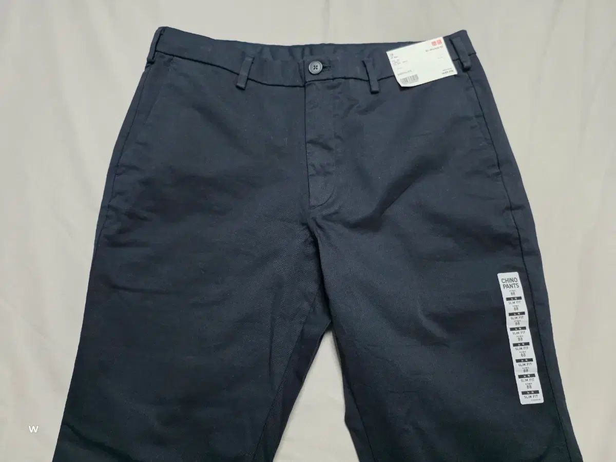 新品 ユニクロ スリムフィット チノパンツ メンズ 34