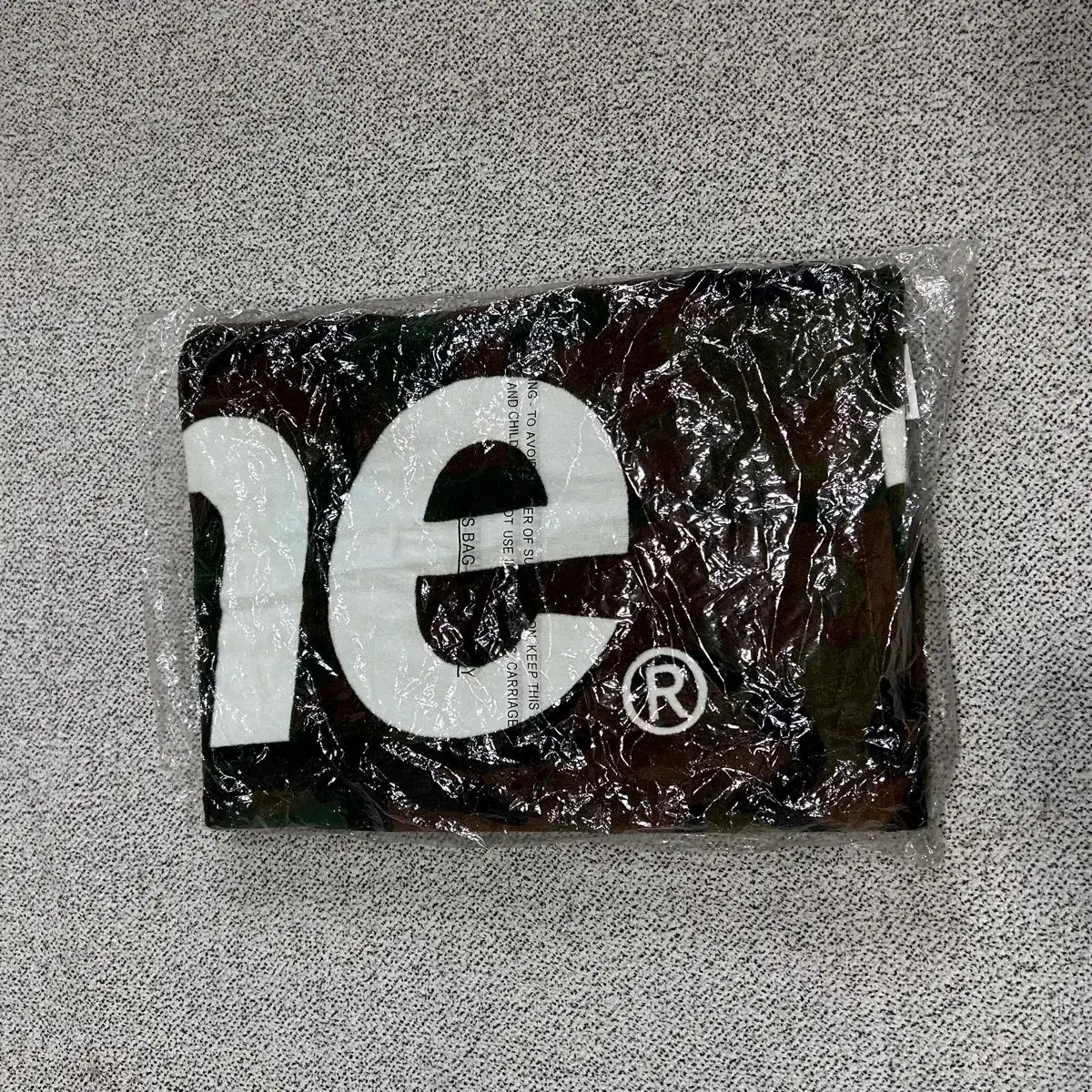 Supreme(シュプリーム) ビーチタオル