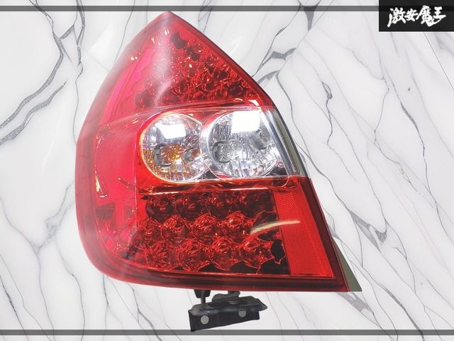 〇GD1/GD2/GD3/GD4　フィット 前期　純正　テールライト　左右 フィットGE【HONDA】ホンダFIT純正USテールライト左右(ソケット.バルブ