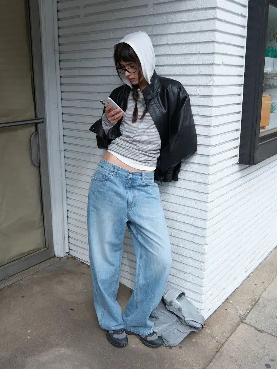 LOW CLASSIC 様 デニム Relaxed Loose-Fit Jeans Light B