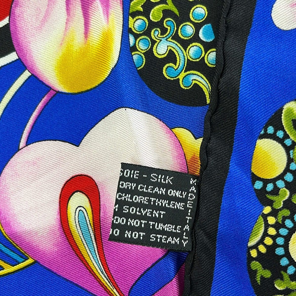 GIANNIVERSACE(ジャンニヴェルサーチ) スカーフ美品 黒×ブルー×マルチ