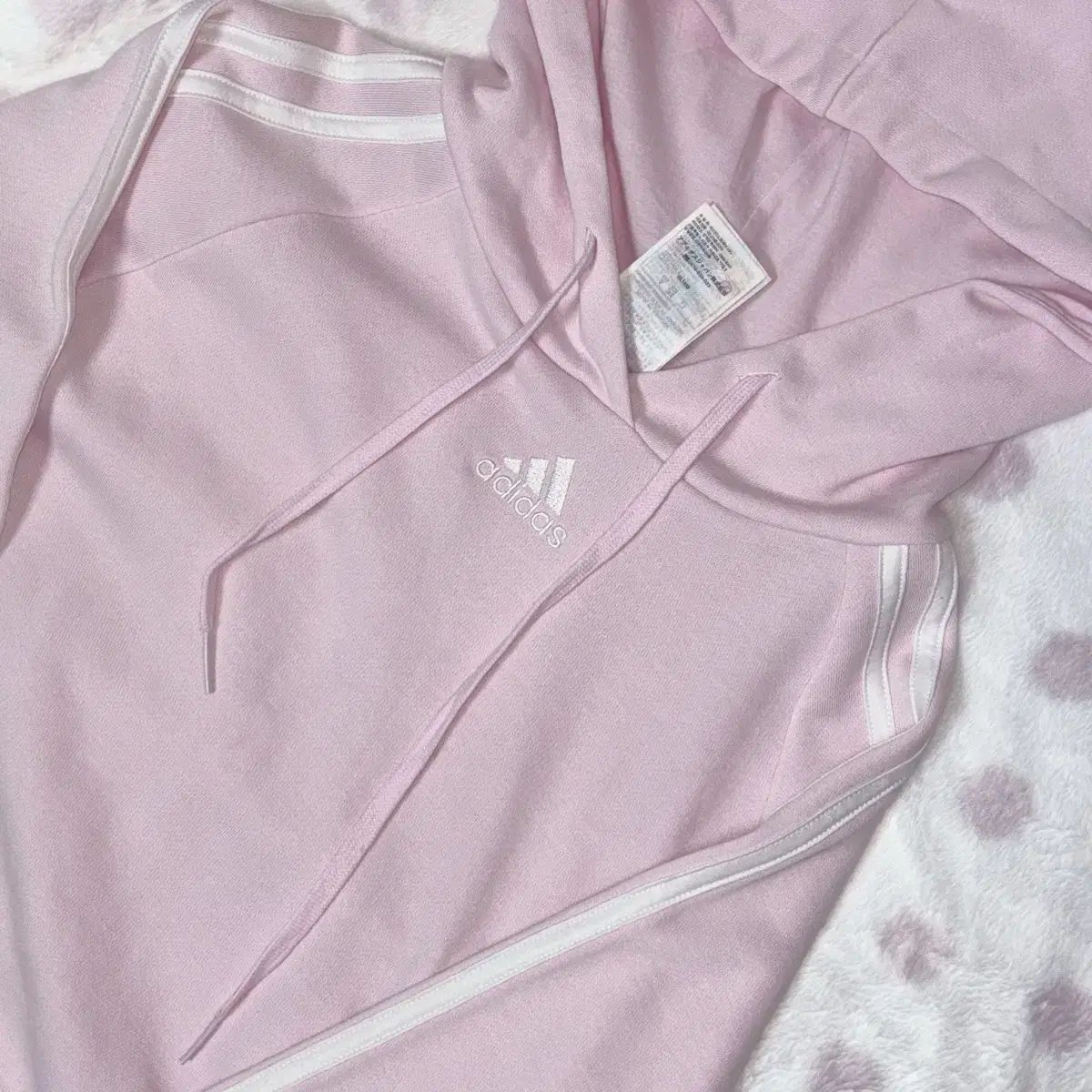 アディダス ライトピンク フーディーTシャツ