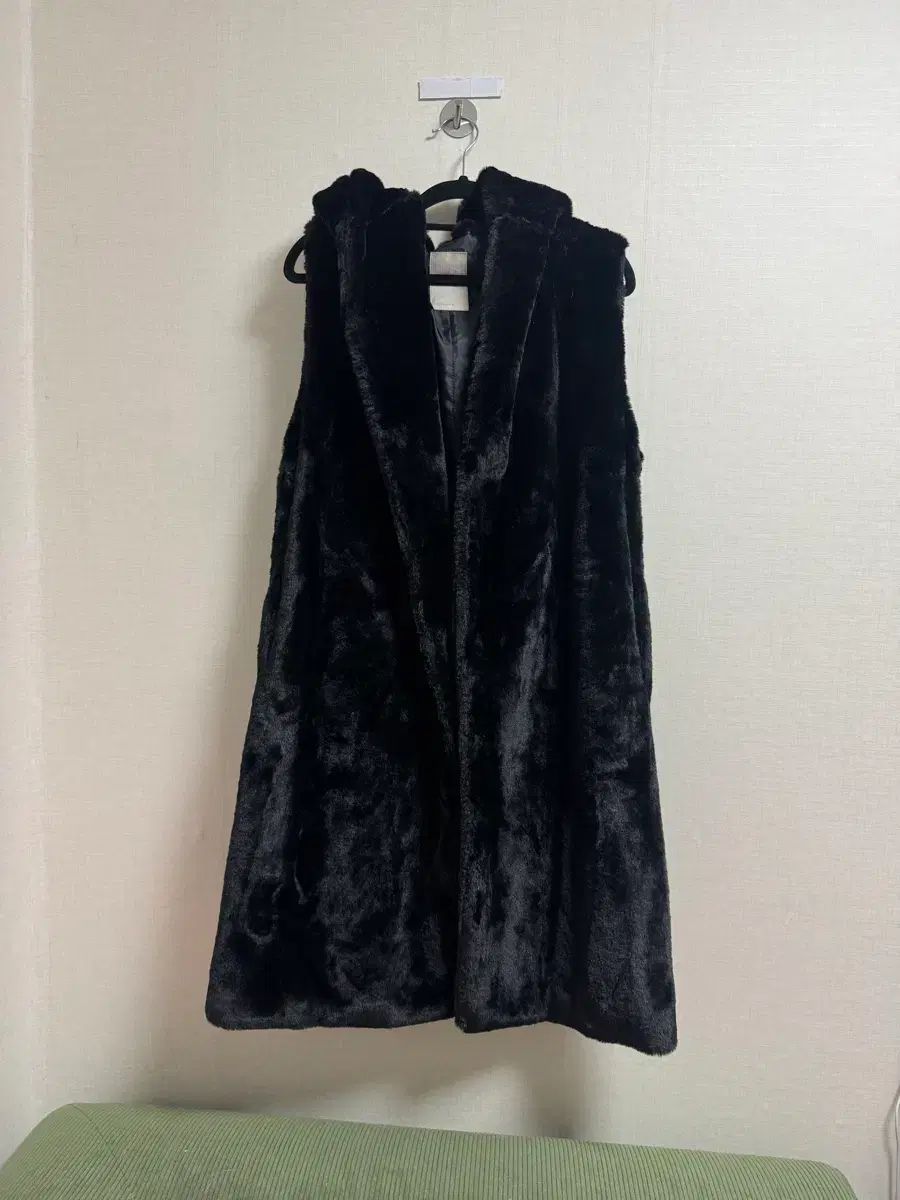 タグ付き新品 Bean Pole レディース フード エコファー ロング ベスト (90サイズ)