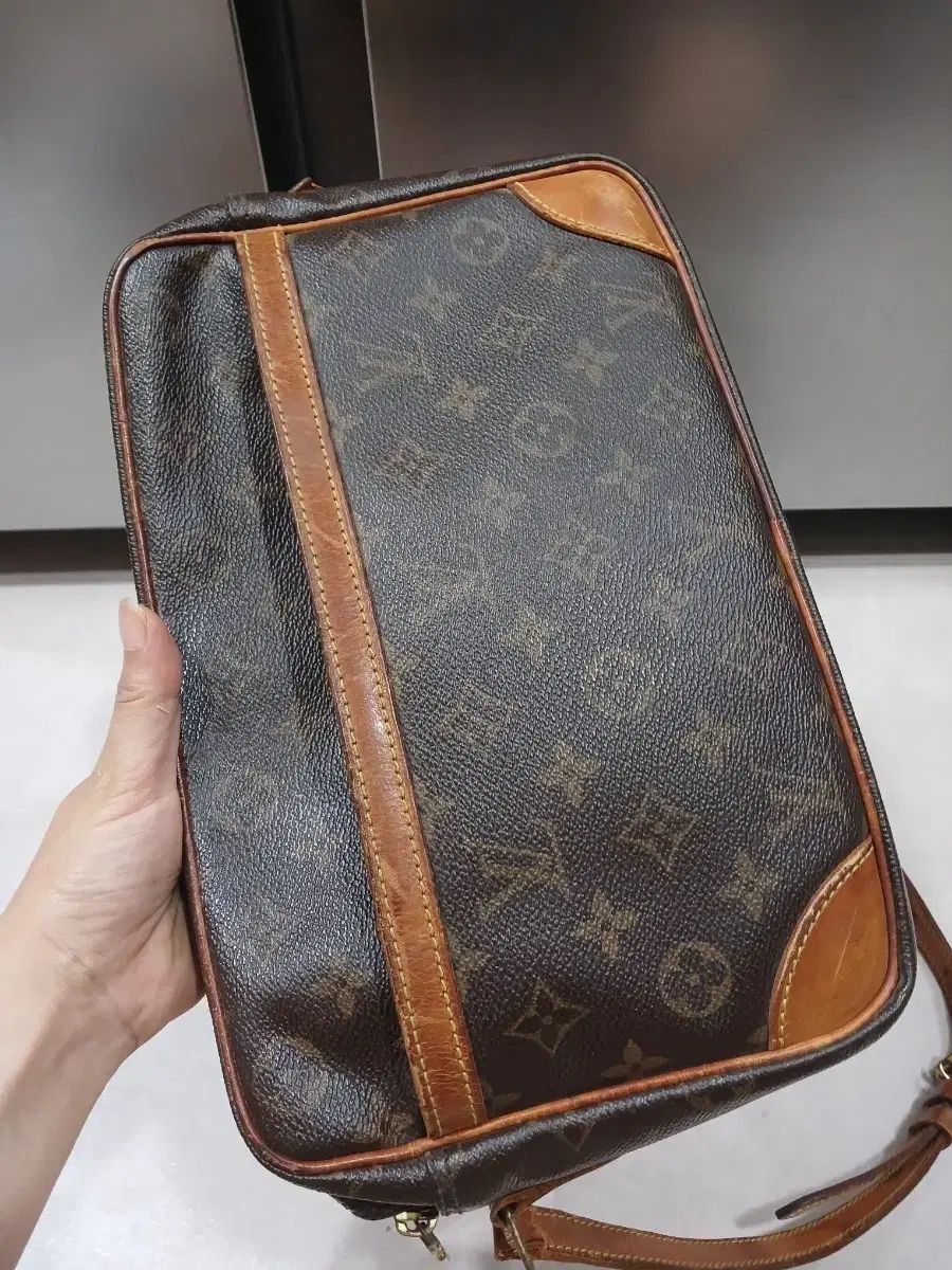 正規品 Louis Vuitton ルイヴィトン カメラ バッグ クロスバック 25,535円