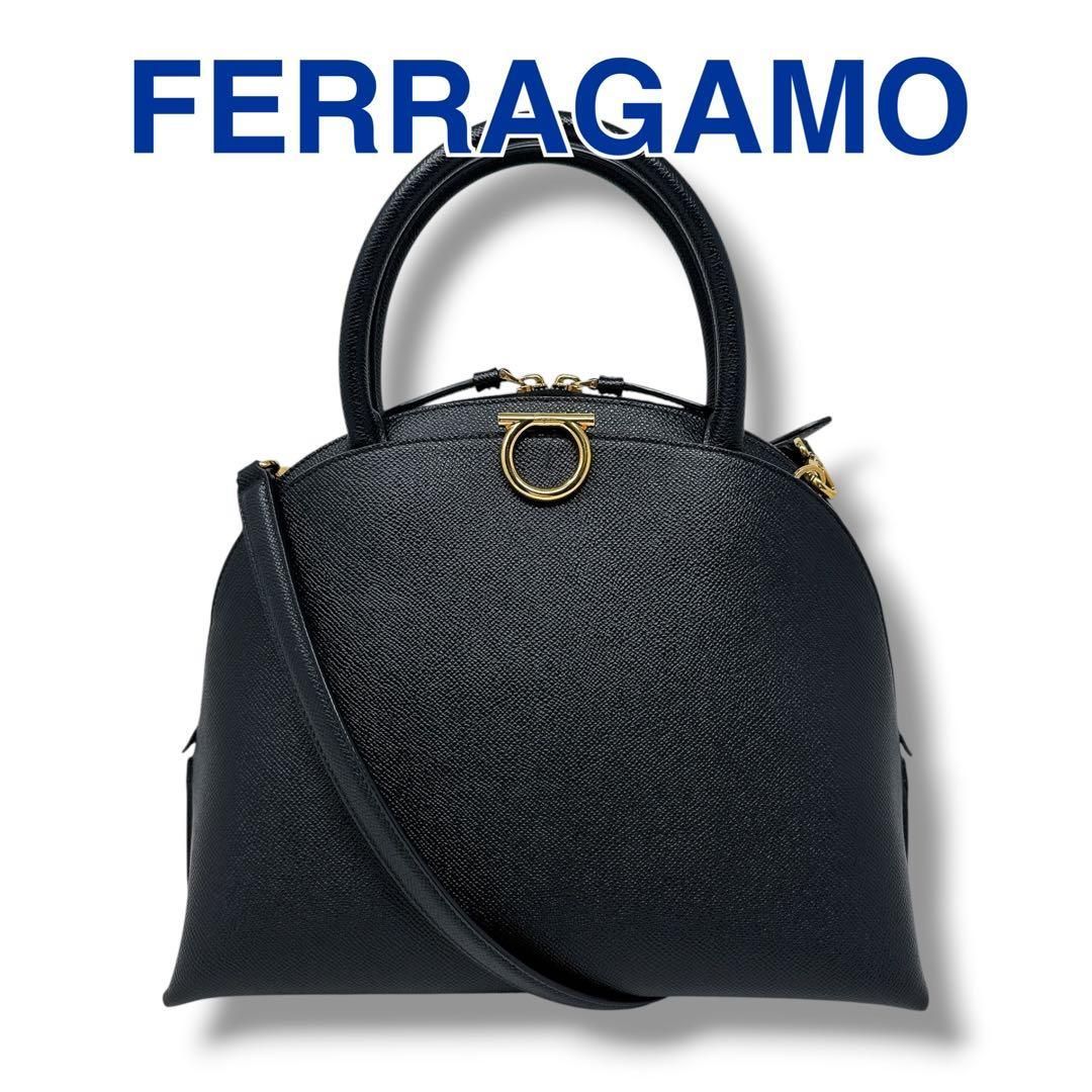 サルバトーレフェラガモ ハンドバッグ トップハンドル ガンチーニ ブラック 黒 Salvatore Ferragamo 21 0428 レディース ブランド 美品 ゴールド金具 ピンク 外ポケット：オープンタイプ×1 マグネットボタンタイプ×1