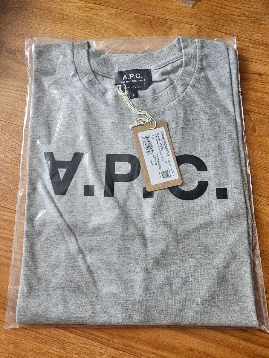 A P C ロゴ 半袖Tシャツ グレー 新品 L